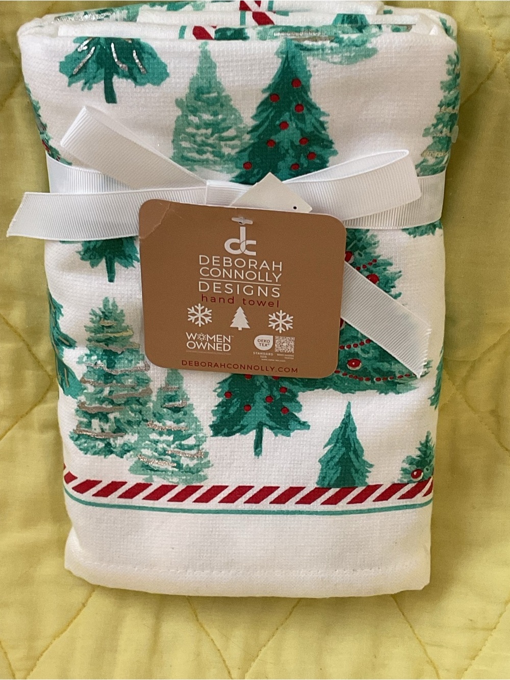 NEW:DEBOROH CONNOLLY CHRISTMAS HAND TOWELS SET OF 2 (28”X17”)